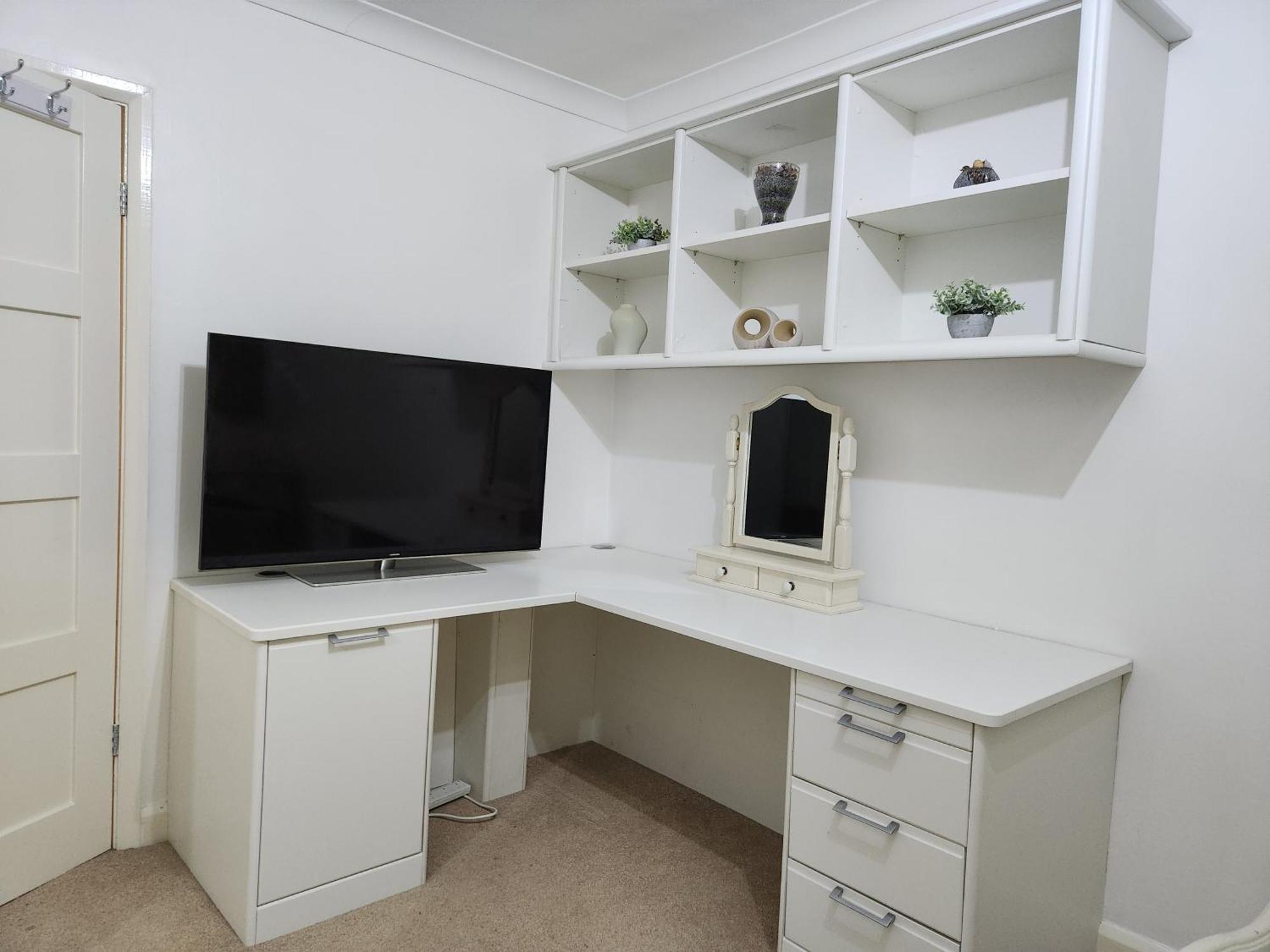 Elmdon House With 4 Spacious Bedrooms To Choose Birmingham Exterior foto