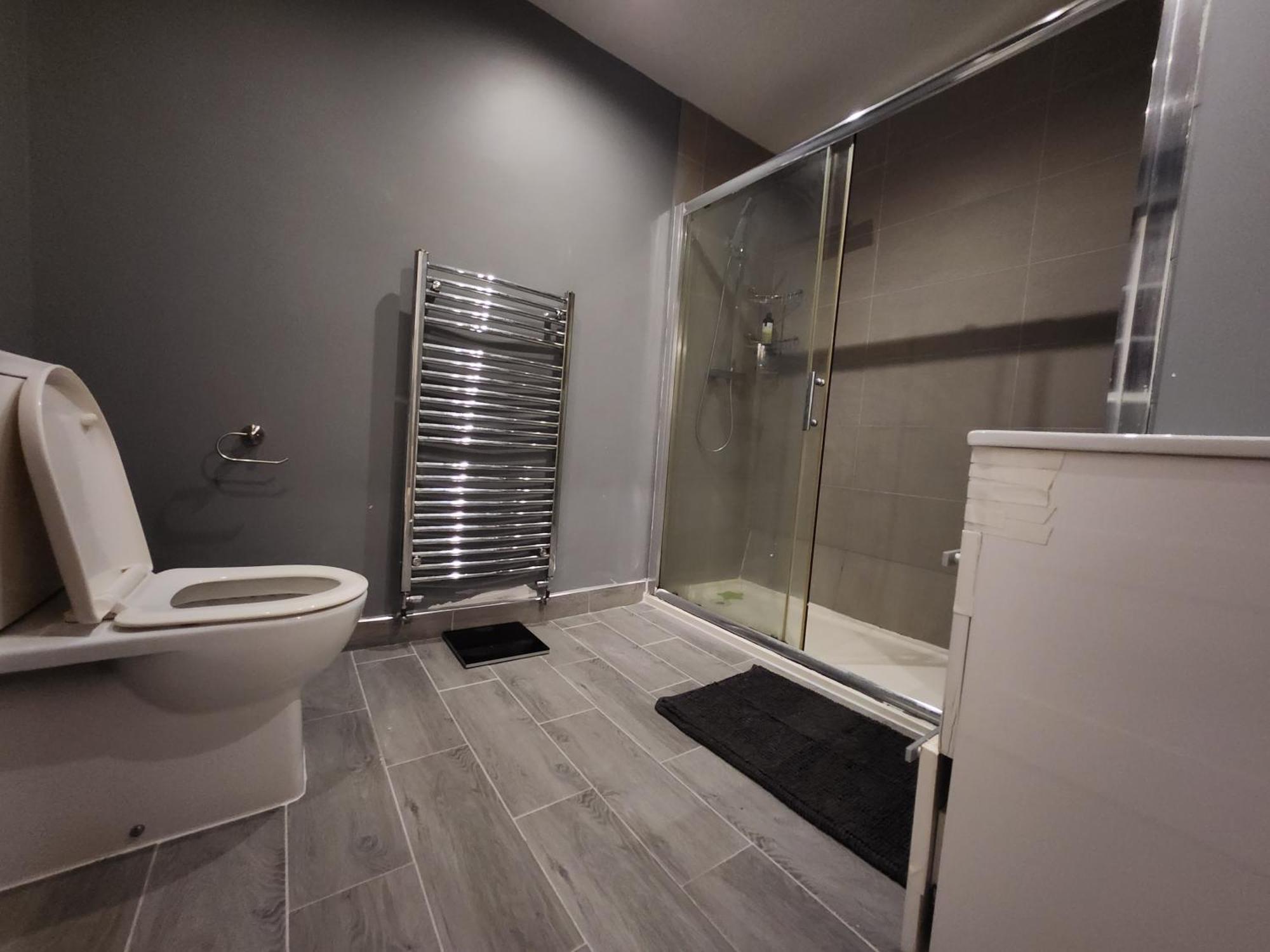 Elmdon House With 4 Spacious Bedrooms To Choose Birmingham Exterior foto